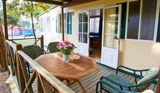 Mobile Homes Camping Biograd บีโอกราดนาโมรู ภายนอก รูปภาพ