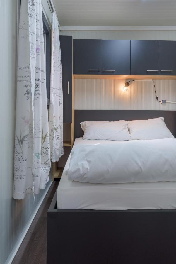 Mobile Homes Camping Biograd บีโอกราดนาโมรู ภายนอก รูปภาพ