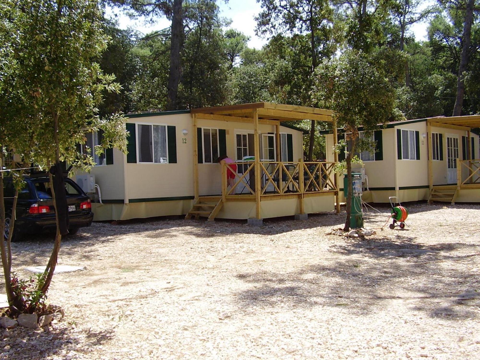 Mobile Homes Camping Biograd บีโอกราดนาโมรู ภายนอก รูปภาพ