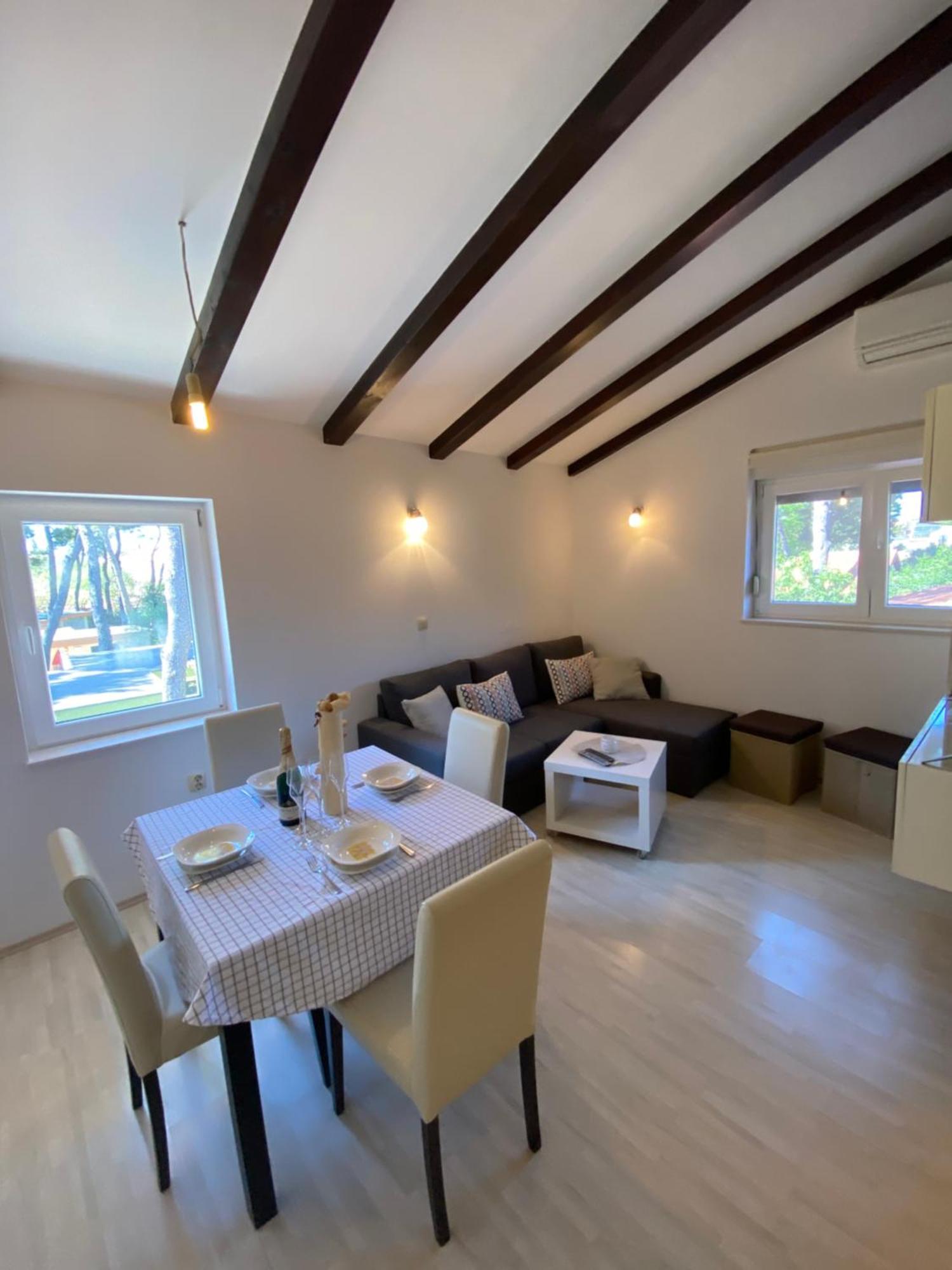 Mobile Homes Camping Biograd บีโอกราดนาโมรู ภายนอก รูปภาพ