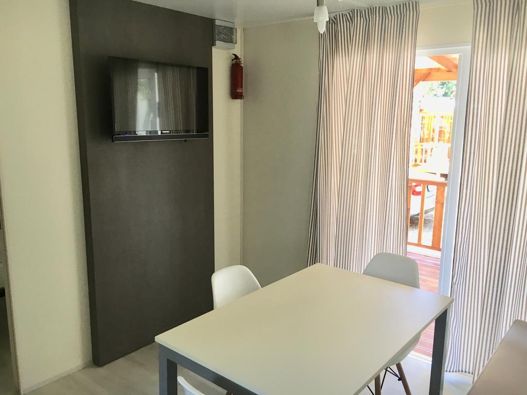Mobile Homes Camping Biograd บีโอกราดนาโมรู ภายนอก รูปภาพ