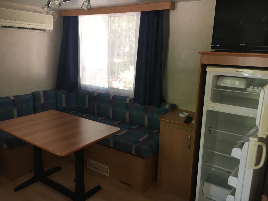Mobile Homes Camping Biograd บีโอกราดนาโมรู ภายนอก รูปภาพ